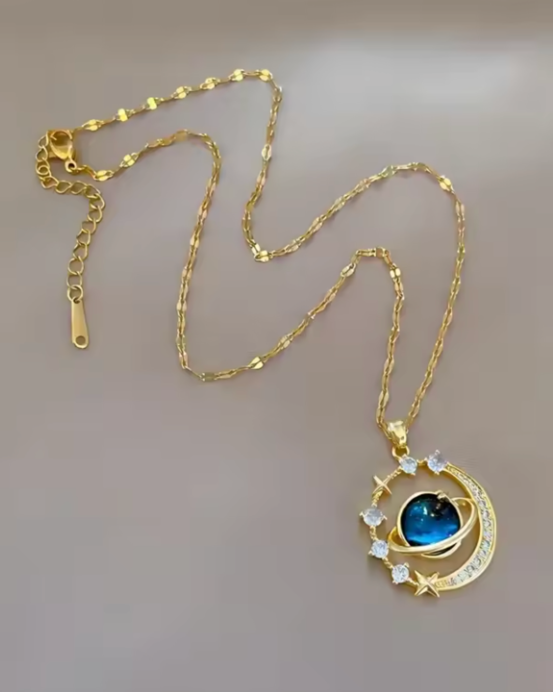 Colar Dourado Saturno Estelar