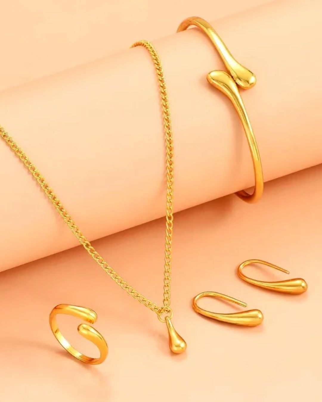 Conjunto Gotas de Ouro – Colar, Pulseira, Anel e Brincos Banhados a Ouro 18k