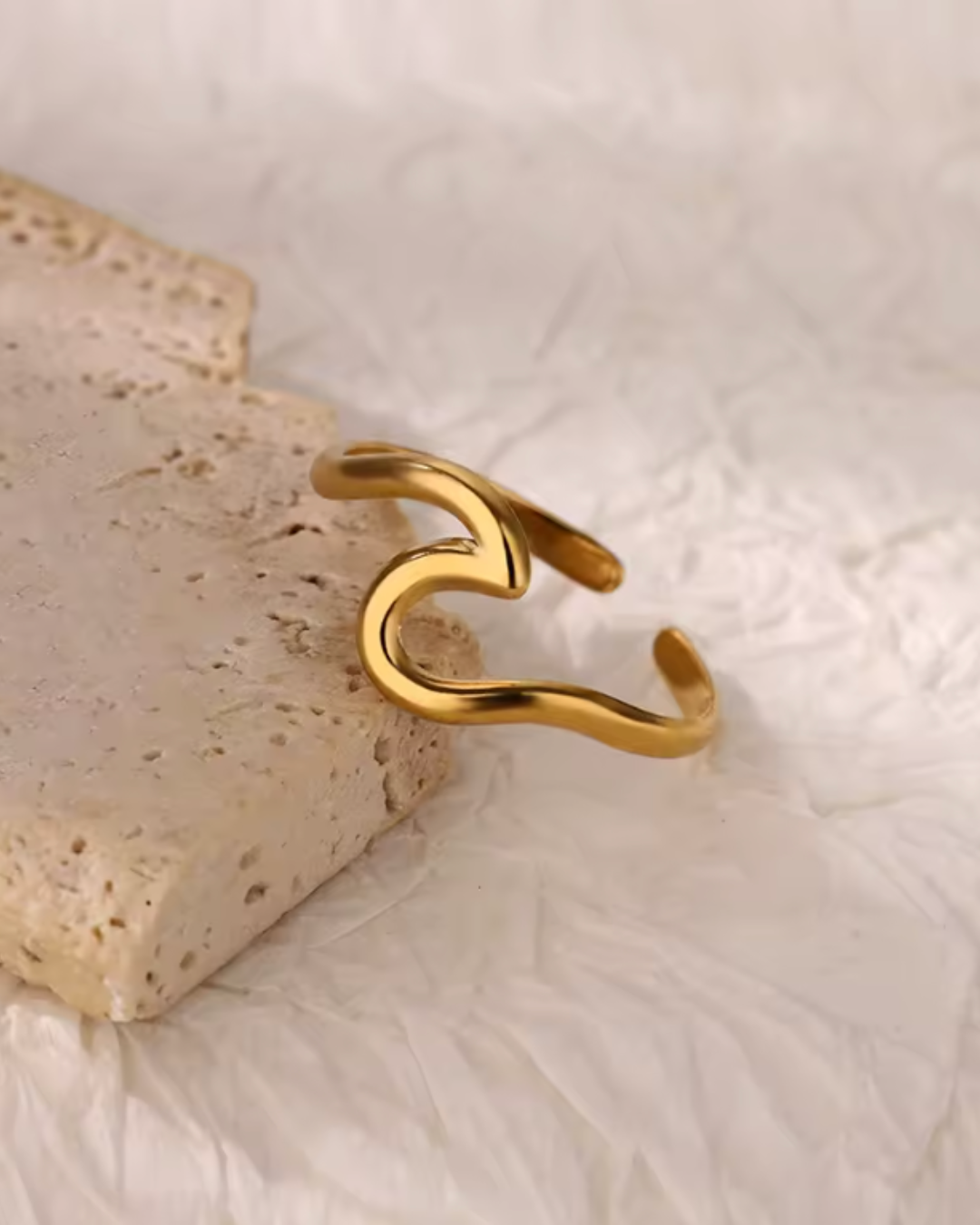 Anel Onda do Mar Dourado