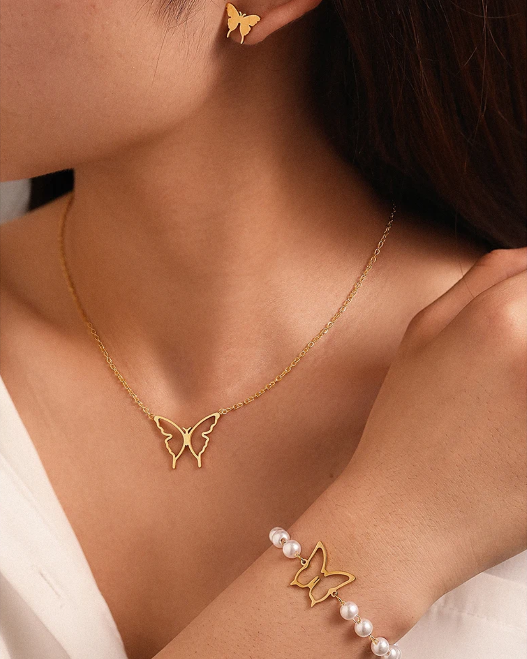 Conjunto Borboleta Elegante – Colar, Brincos e Pulseira de Pérolas