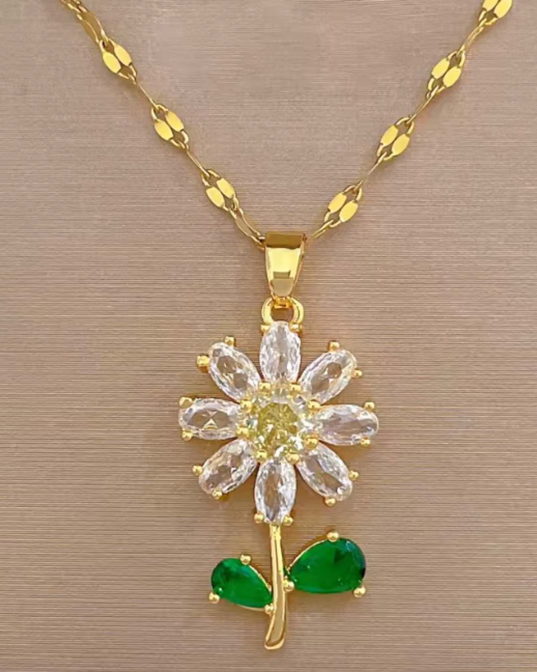 Conjunto Flor de Margarida com Zircônias – Colar e Brincos