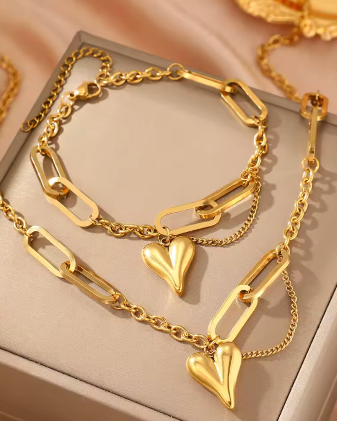 Conjunto Elo do Amor – Colar e Pulseira com Coração Dourado