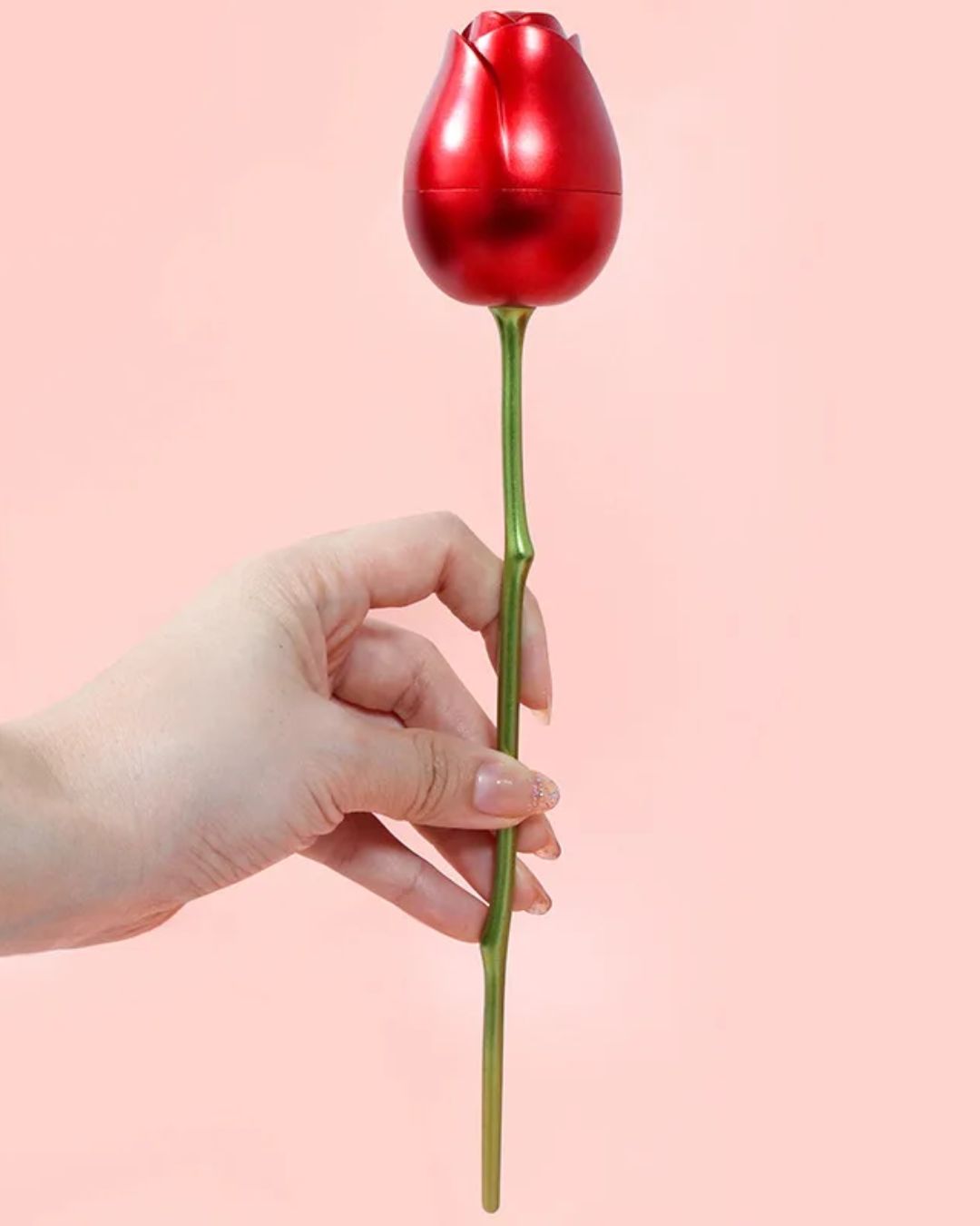 Colar Dois Corações Entrelaçados com Zircônias e Rosa Presente