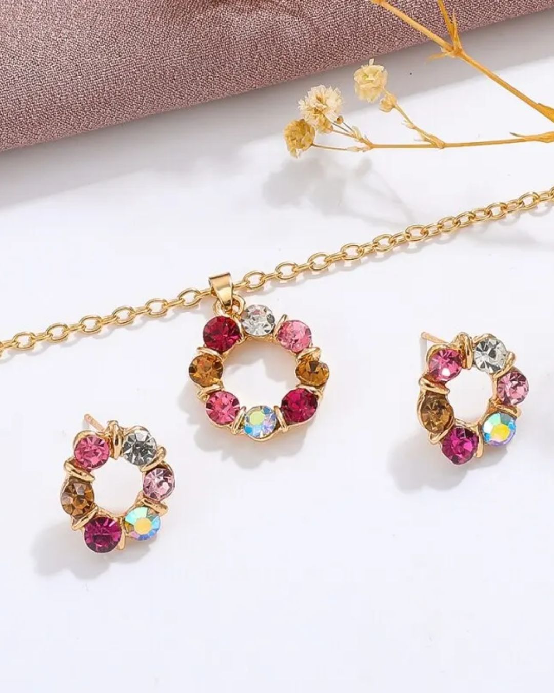 Conjunto Círculo de Cristais – Colar e Brincos com Pedras Coloridas