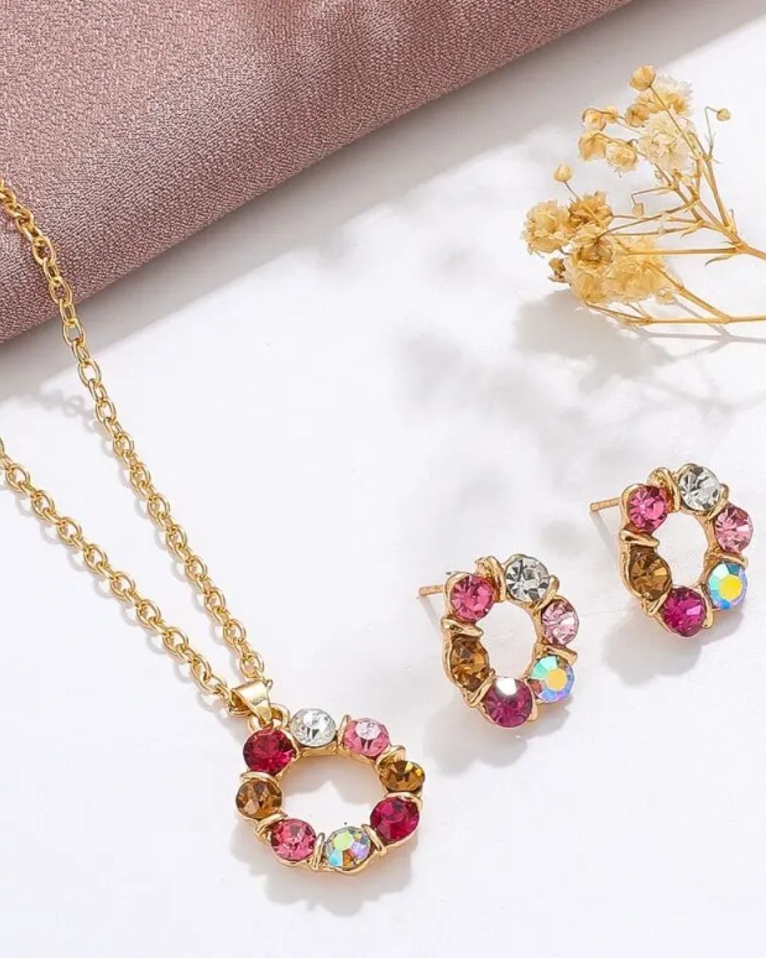 Conjunto Círculo de Cristais – Colar e Brincos com Pedras Coloridas