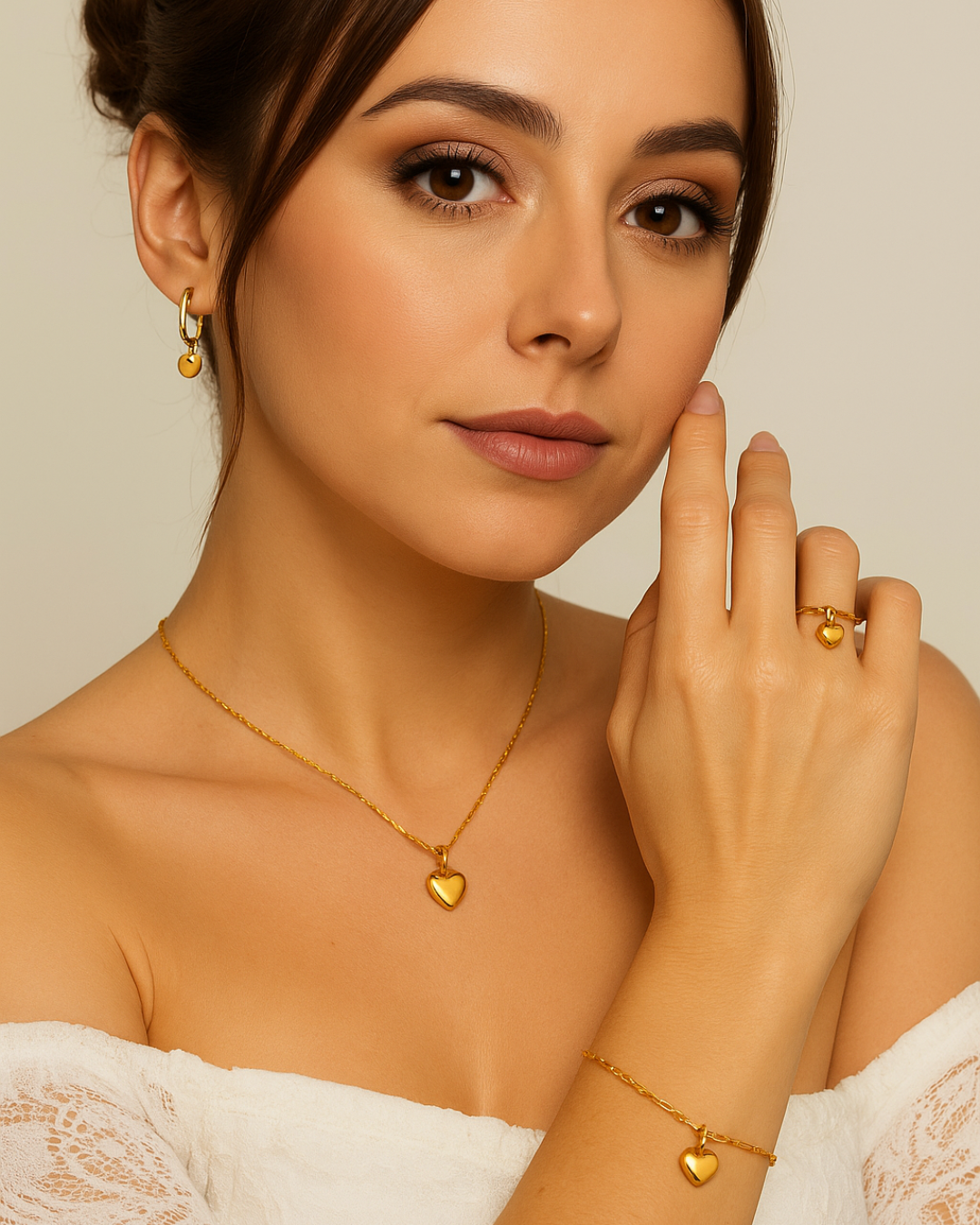 Conjunto Coração Dourado – Colar, Brinco e Pulseira com Pingente de Coração
