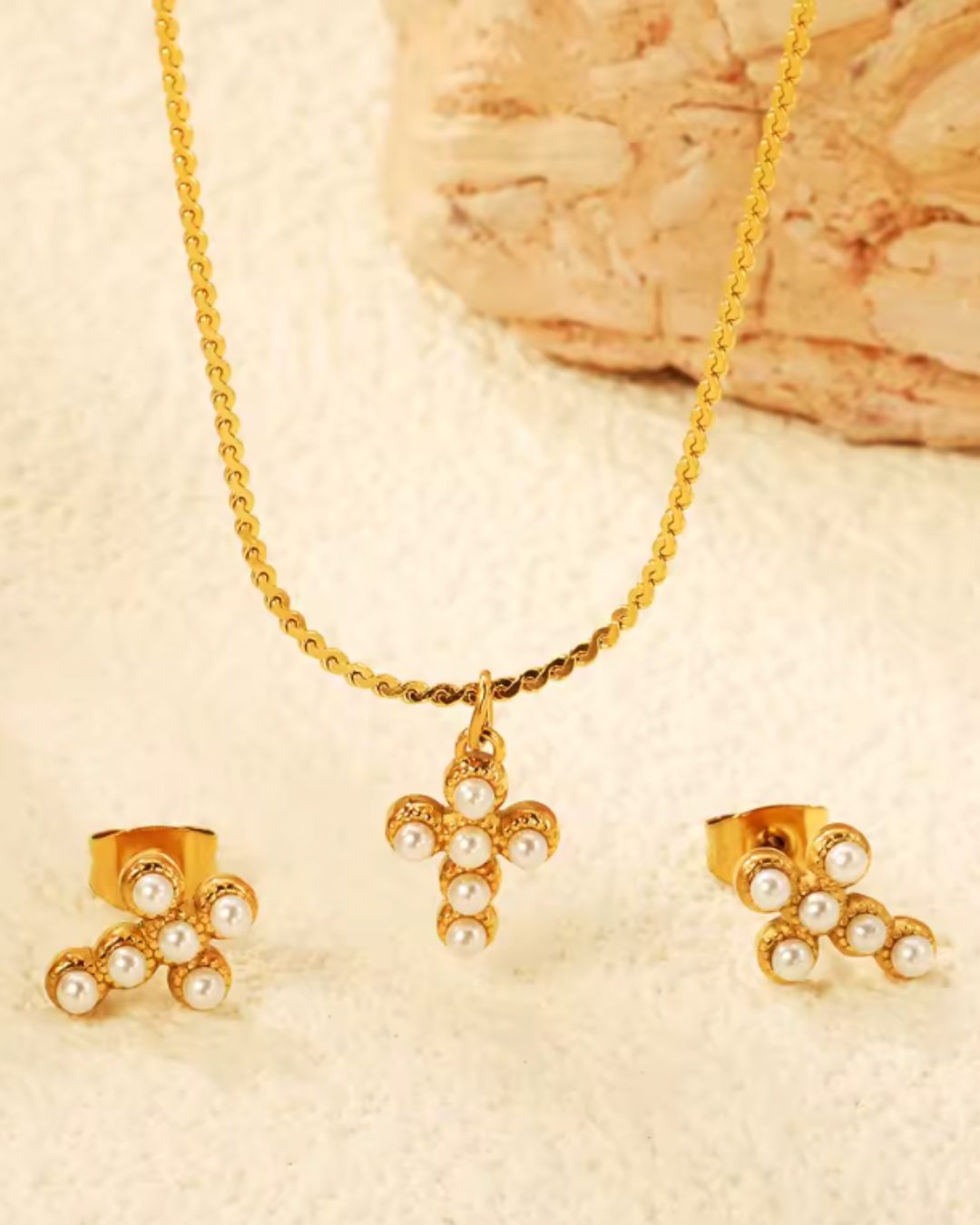 Conjunto Dourado Cruz com Pérolas