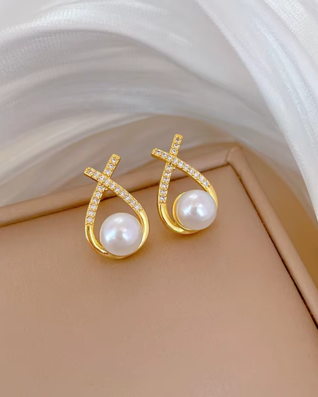Conjunto Pérola Luxo – Brinco e Colar com Zircônias e Pingente de Pérola