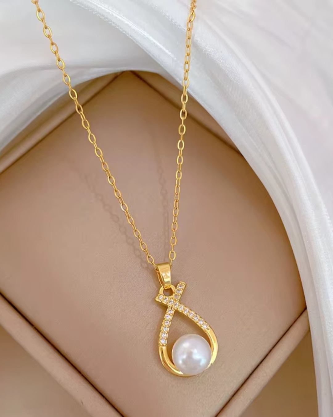 Conjunto Pérola Luxo – Brinco e Colar com Zircônias e Pingente de Pérola