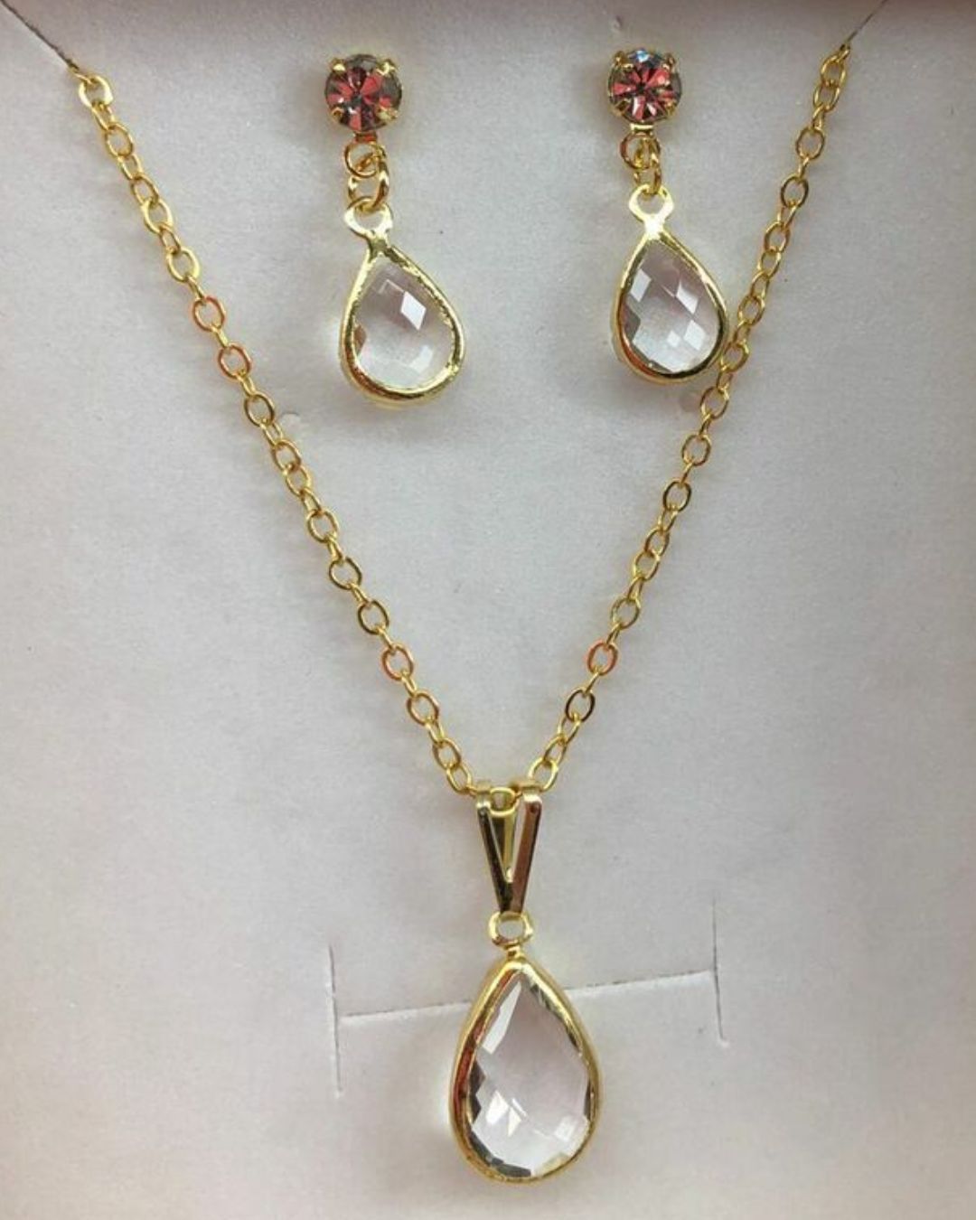 Conjunto Dourado Gota Cristal – Colar e Brincos