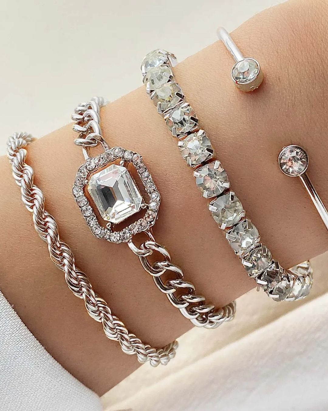 Conjunto de 4 Pulseiras Jasmim Prateadas com Zircônias