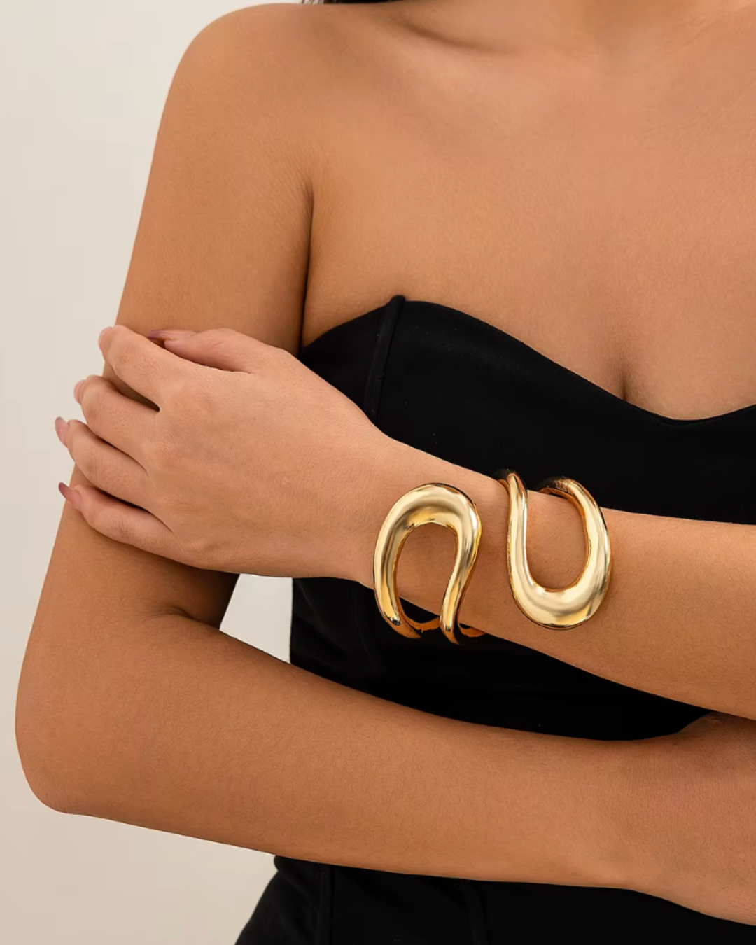 Pulseira Torcida Geométrica Dourada